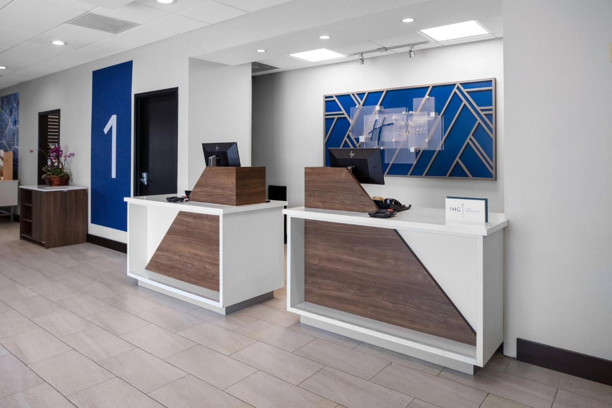 Holiday Inn Express Hotel & Suites Hermosa Beach By Ihg Exterior photo